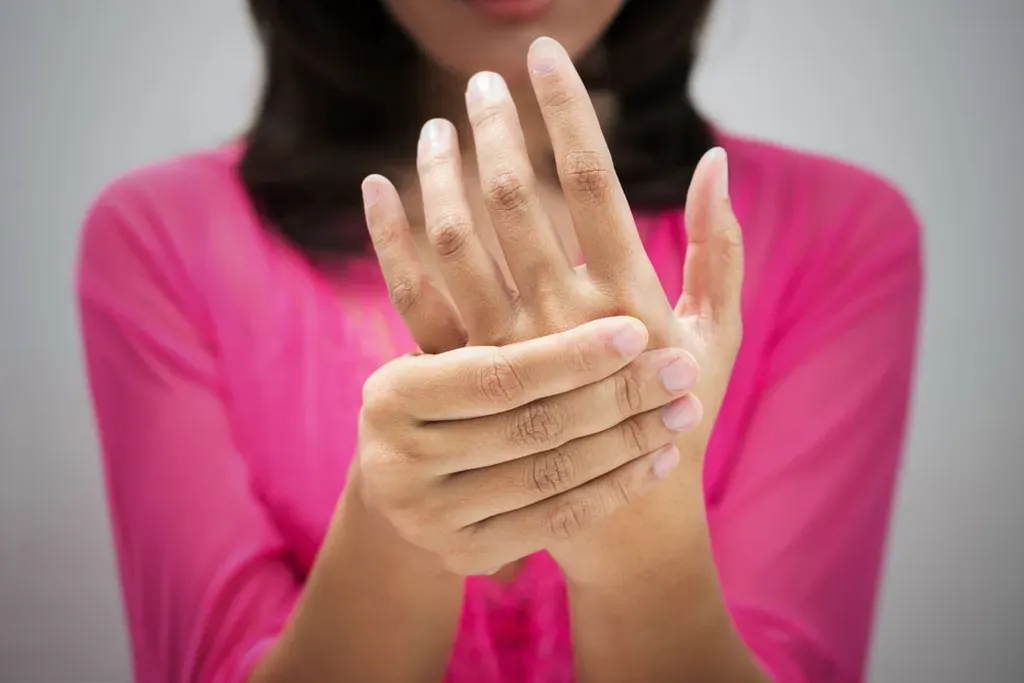 Early Signs of Arthritis You Shouldn’t Ignore